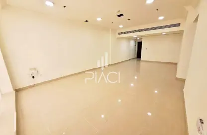 شقة - 3 غرف نوم - 3 حمامات للايجار في سلاطة القديمة - سلاطة - الدوحة