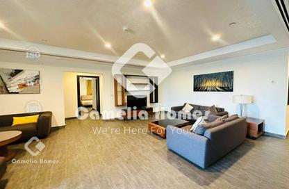 Apartment - 2 Bedrooms - 3 Bathrooms for rent in Porto Arabia - The Pearl Island - Doha
