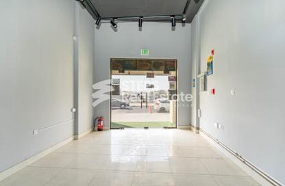 Shop - Studio - 1 Bathroom for rent in Old Airport Road - Old Airport Road - Doha
