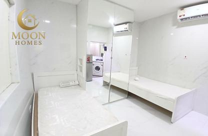 Apartment - Studio - 1 for rent in Umm Ghuwailina 4 - Umm Ghuwailina - Doha