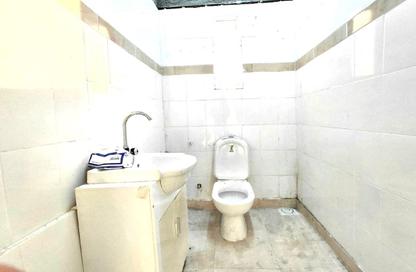 Warehouse - Studio - 1 Bathroom for rent in Al Kheesa - Al Kheesa - Umm Salal Mohammed