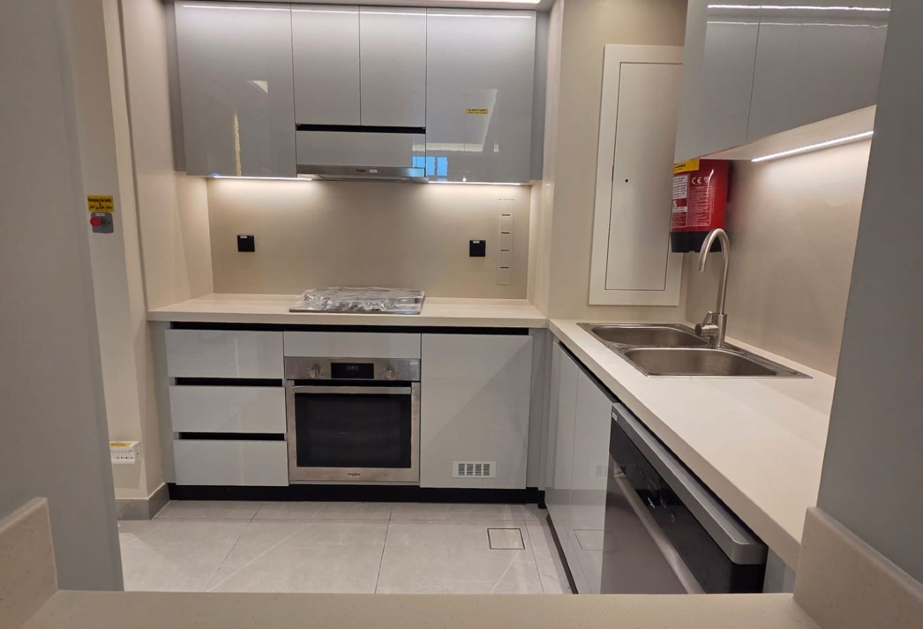 AMAZING BRAND NEW 3 BHK FF SEA VIEW HIGHER FLOOR thumbnail 8