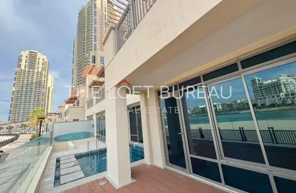 Villa - 5 Bedrooms - 5 Bathrooms for rent in Abraj Bay - Abraj Quartiers - The Pearl Island - Doha