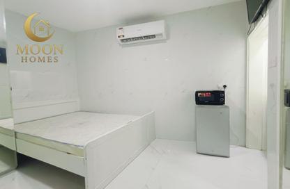 Apartment - Studio - 1 for rent in Umm Ghuwailina 4 - Umm Ghuwailina - Doha