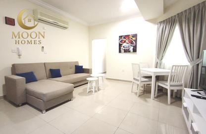 Apartment - 1 Bedroom - 1 Bathroom for rent in Umm Ghuwailina 4 - Umm Ghuwailina - Doha