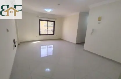 شقة - 3 غرف نوم - 2 حمامات للايجار في فريج بن محمود - الدوحة