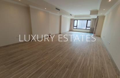 Apartment - 1 Bedroom - 2 Bathrooms for rent in West Porto Drive - Porto Arabia - The Pearl Island - Doha