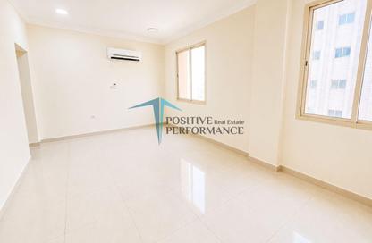 Apartment - 2 Bedrooms - 2 Bathrooms for rent in Umm Ghuwalina - Umm Ghuwailina - Doha Apartment - 2 Bedrooms - 2 Bathrooms for rent in Umm Ghuwalina - Umm Ghuwailina - Doha