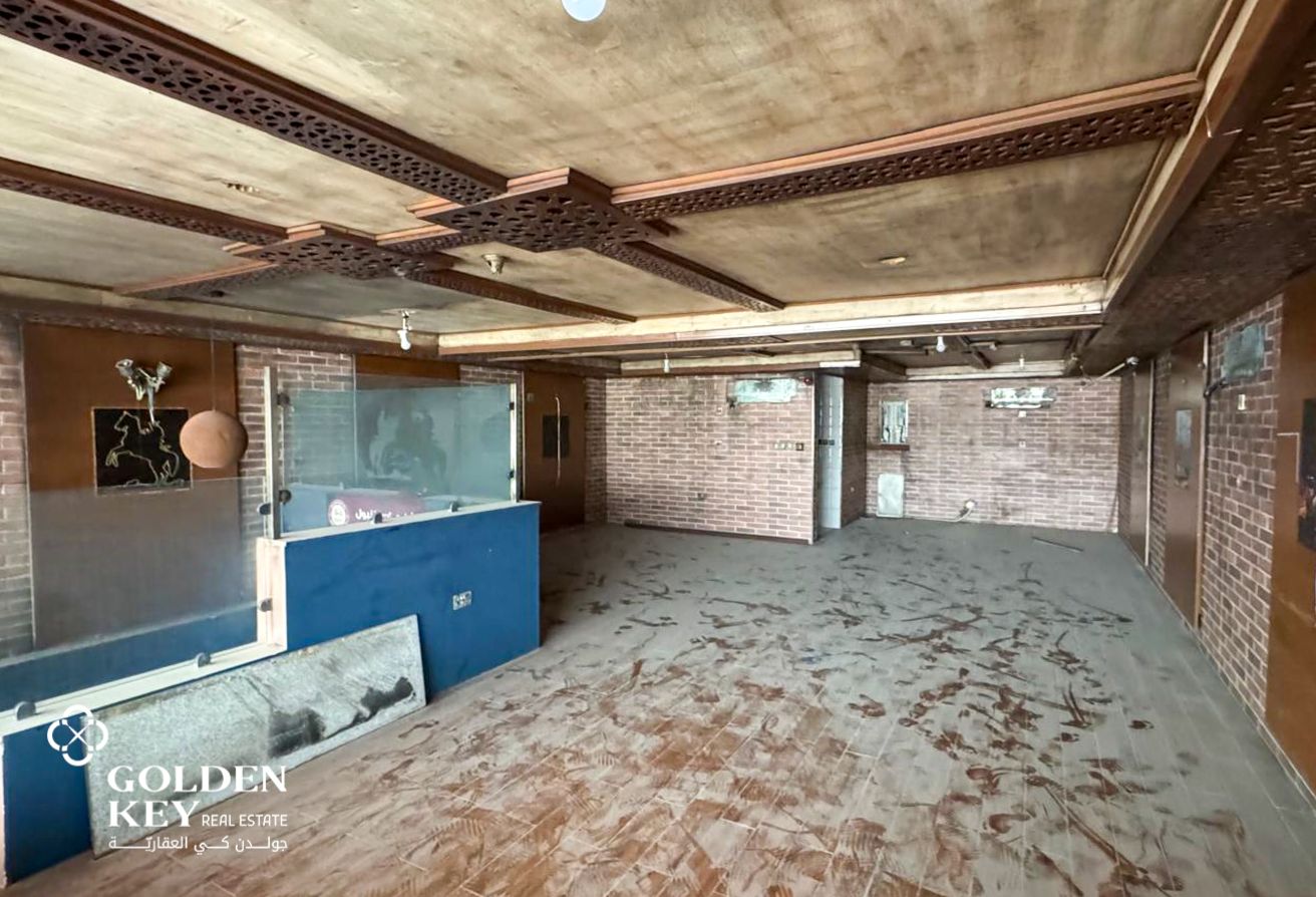 200sqm | Retail Shop + Mezzanine | Bin Omran