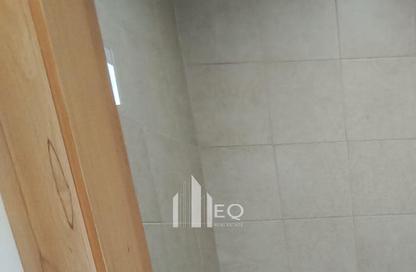 Apartment - 2 Bedrooms - 4 Bathrooms for rent in Zig Zag Tower A - Zig Zag Towers - West Bay - Doha