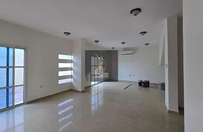 مجمع سكني - 4 غرف نوم - 4 حمامات للايجار في الهلال - الهلال - الدوحة