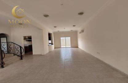 Apartment - 5 Bedrooms - 4 Bathrooms for rent in Al Maamoura - Al Maamoura - Doha