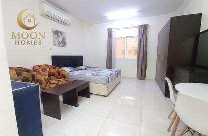 Apartment - 1 - 1 for rent in Umm Ghwailina Comm - Umm Ghuwalina - Umm Ghuwailina - Doha