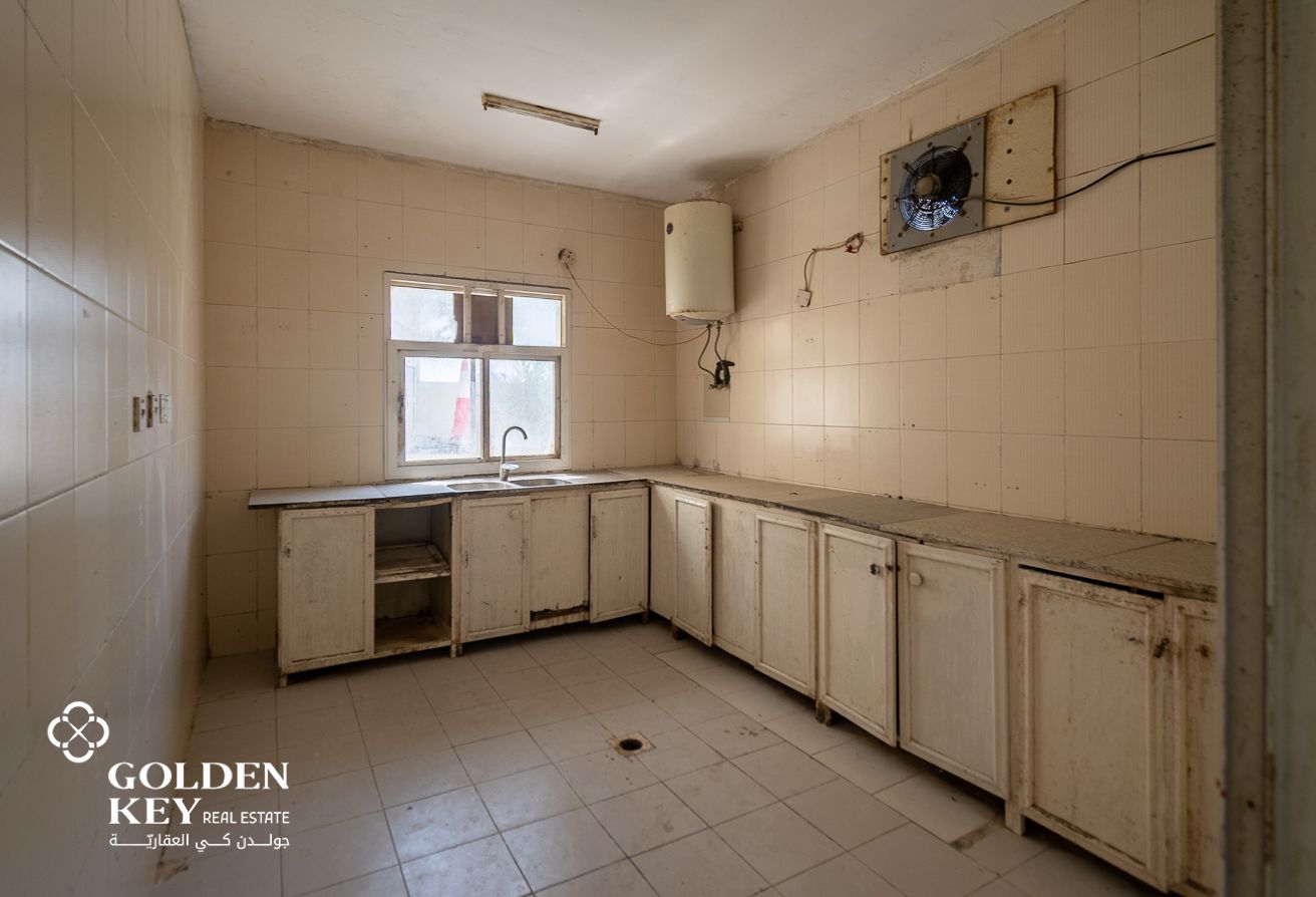 Labor Camp with 27 Rooms | Industrial Area