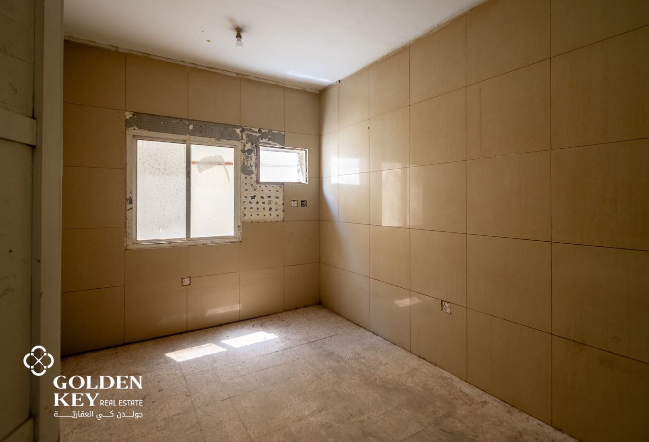 Labor Camp with 27 Rooms | Industrial Area