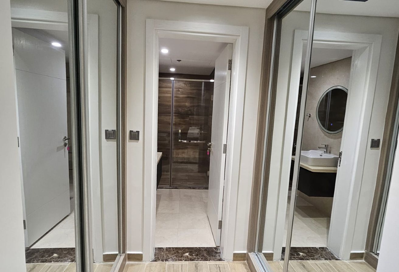 LAVISH BRAND NEW FF 1 BED ROOM APARTMENT AVAILABLE thumbnail 12