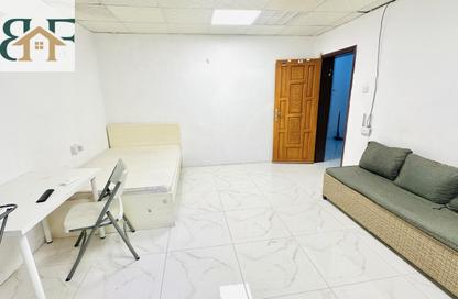 Apartment - Studio - 1 Bathroom for rent in Muntazah 7 - Al Muntazah - Doha