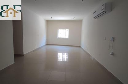 Apartment - 2 Bedrooms - 2 Bathrooms for rent in Al Nasr - Doha