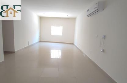 Apartment - 2 Bedrooms - 2 Bathrooms for rent in Al Nasr - Doha