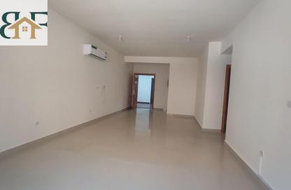 Apartment - 2 Bedrooms - 2 Bathrooms for rent in Al Nasr - Doha