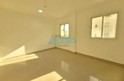 Apartment - 2 Bedrooms - 2 Bathrooms for rent in Bin Omran 35 - Fereej Bin Omran - Doha