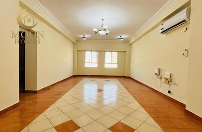 Apartment - 2 Bedrooms - 2 Bathrooms for rent in Umm Ghwailina Comm - Umm Ghuwalina - Umm Ghuwailina - Doha