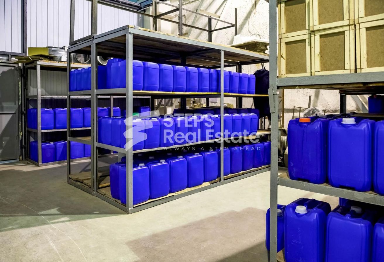 Spacious Warehouse for Rent in Industrial Area