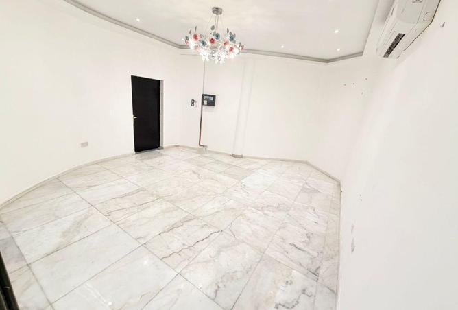 1030006 - Property Image 3