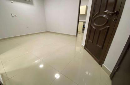 Apartment - 2 Bedrooms - 2 Bathrooms for rent in Umm Ghwailina Comm - Umm Ghuwalina - Umm Ghuwailina - Doha