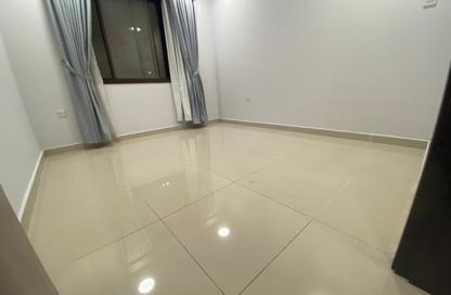 Apartment - 2 Bedrooms - 2 Bathrooms for rent in Umm Ghwailina Comm - Umm Ghuwalina - Umm Ghuwailina - Doha