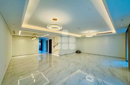 Villa - 5 Bedrooms - 7 Bathrooms for rent in Floresta Gardens - Floresta Gardens - The Pearl Island - Doha