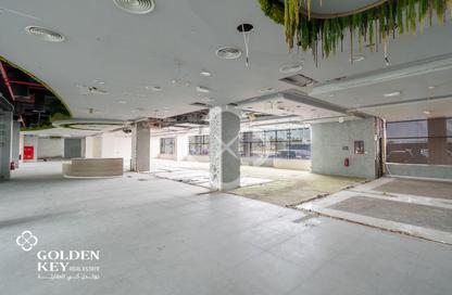 Show Room - Studio for rent in Marina Residences 195 - Marina District - Lusail