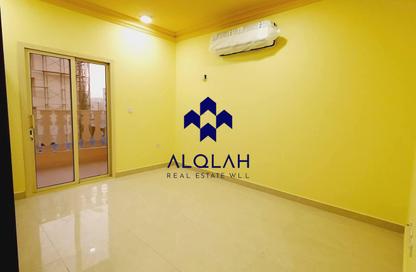 Apartment - 2 Bedrooms - 2 Bathrooms for rent in Al Nasr Street - Al Nasr - Doha