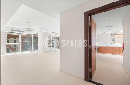 Apartment - 3 Bedrooms - 5 Bathrooms for rent in Crystal Residence - Gewan Island - The Pearl Island - Doha Apartment - 3 Bedrooms - 5 Bathrooms for rent in Crystal Residence - Gewan Island - The Pearl Island - Doha