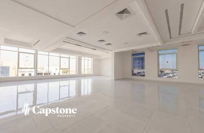 Whole Building - Studio - 2 for rent in Wholesale Market Street - Abu Hamour - Doha