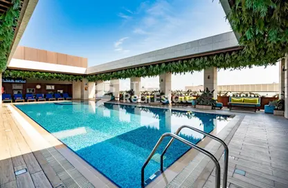 Apartment - 2 Bedrooms - 3 Bathrooms for rent in Ramada Commercial Building - Al Rawabi Street - Al Muntazah - Doha