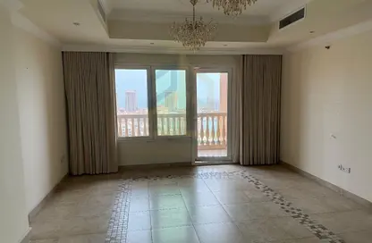 Apartment - 2 Bedrooms - 3 Bathrooms for rent in Porto Arabia - The Pearl Island - Doha