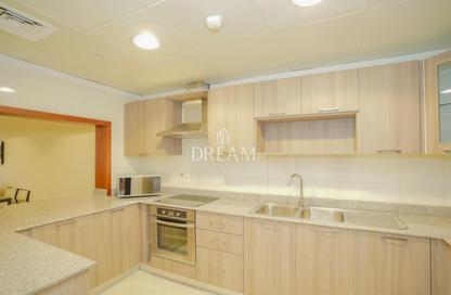 Apartment - 1 Bedroom - 2 Bathrooms for rent in Porto Arabia - The Pearl Island - Doha