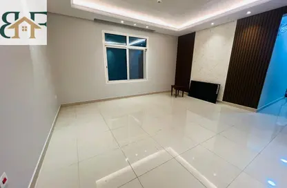 Apartment - 1 Bedroom - 1 Bathroom for rent in Umm Ghwailina Comm - Umm Ghuwalina - Umm Ghuwailina - Doha