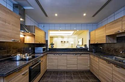 Apartment - 2 Bedrooms - 3 Bathrooms for rent in West Bay - West Bay - Doha Apartment - 2 Bedrooms - 3 Bathrooms for rent in West Bay - West Bay - Doha