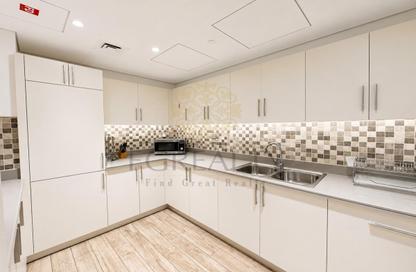 Apartment - 1 Bedroom - 2 Bathrooms for rent in Viva West - Viva Bahriyah - The Pearl Island - Doha