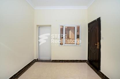 مجمع سكني - 6 - 6 للايجار في شارع المرخية - المرخية - الدوحة