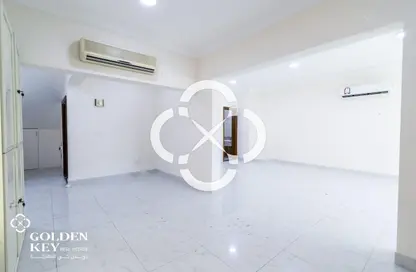 فيلا - 4 غرف نوم - 4 حمامات للايجار في اوبت - تي سي اتش ا - الغرافة - الغرافة - الدوحة