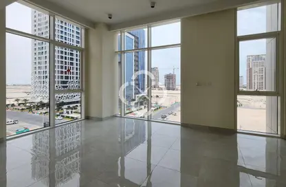 Apartment - 2 Bedrooms - 2 Bathrooms for rent in Blossom Tower - Lusail