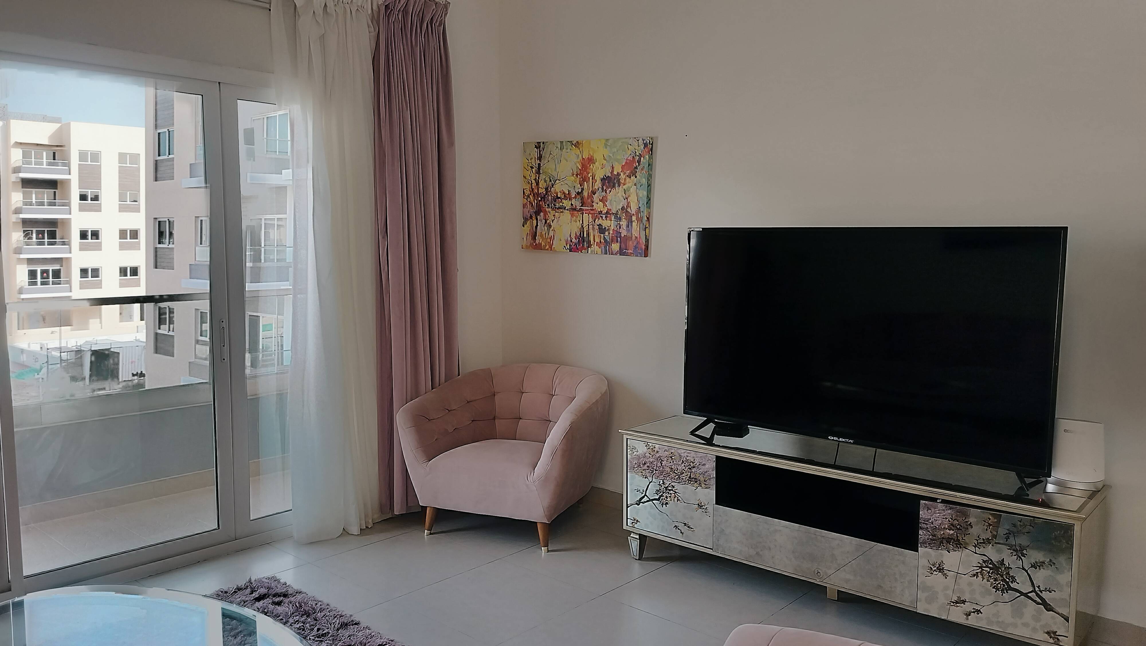 Dara Fox hill 1 BHK I FF I Balcony I Upgraded APT thumbnail 5