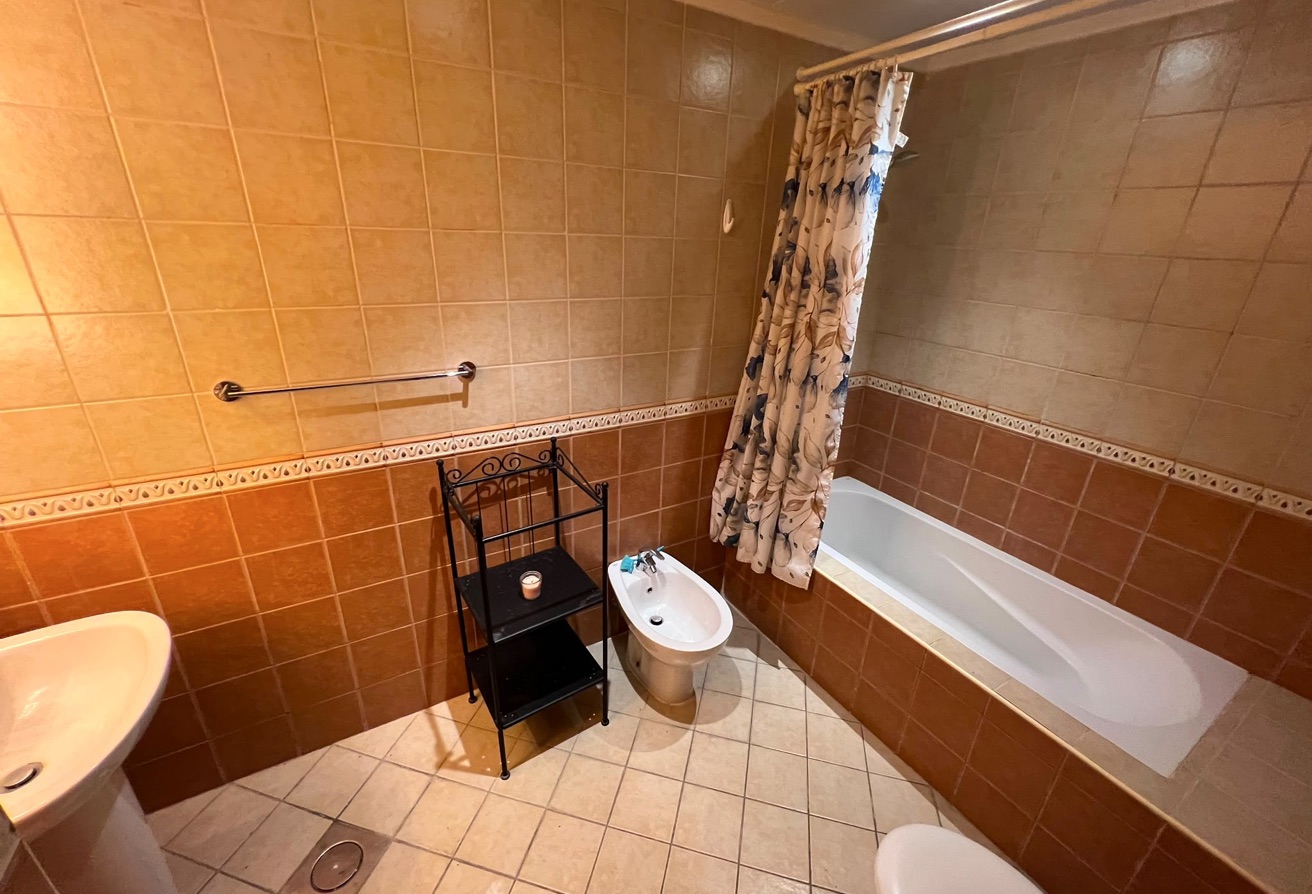 BEAUTIFUL FULLY FURNISHED APARTMENT INCLUDING BILL thumbnail 11