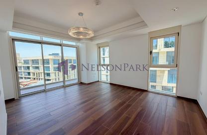Apartment - 3 Bedrooms - 5 Bathrooms for rent in Crystal Residence - Gewan Island - The Pearl Island - Doha