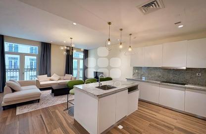 Apartment - 2 Bedrooms - 4 Bathrooms for rent in Floresta Gardens - Floresta Gardens - The Pearl Island - Doha