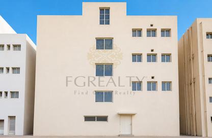 Labor Camp - Studio - 2 for rent in Industrial Area 4 - Industrial Area - Industrial Area - Doha
