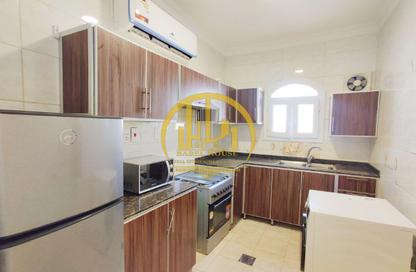 Apartment - 2 Bedrooms - 3 Bathrooms for rent in Al Nasr Street - Al Nasr - Doha